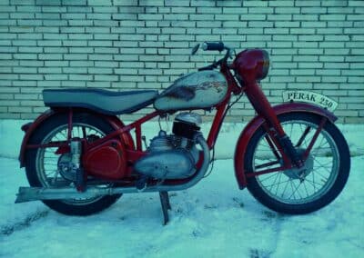Jawa 250 Pérák